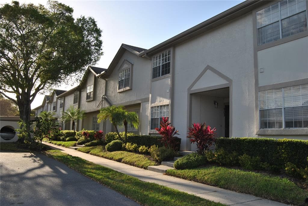 907 BOUGH AVENUE CLEARWATER, FL 33760