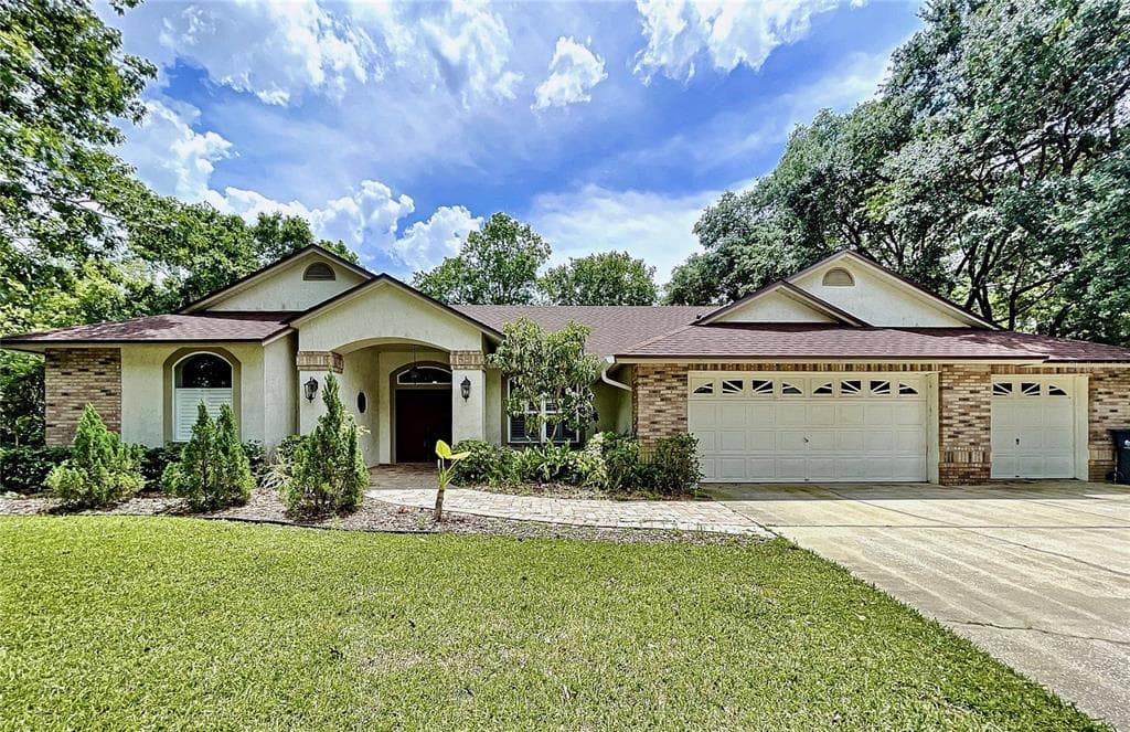 507 SURREY LANE LUTZ, FL 33549