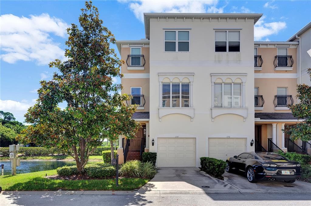 1152 VENETIAN HARBOR DRIVE NE