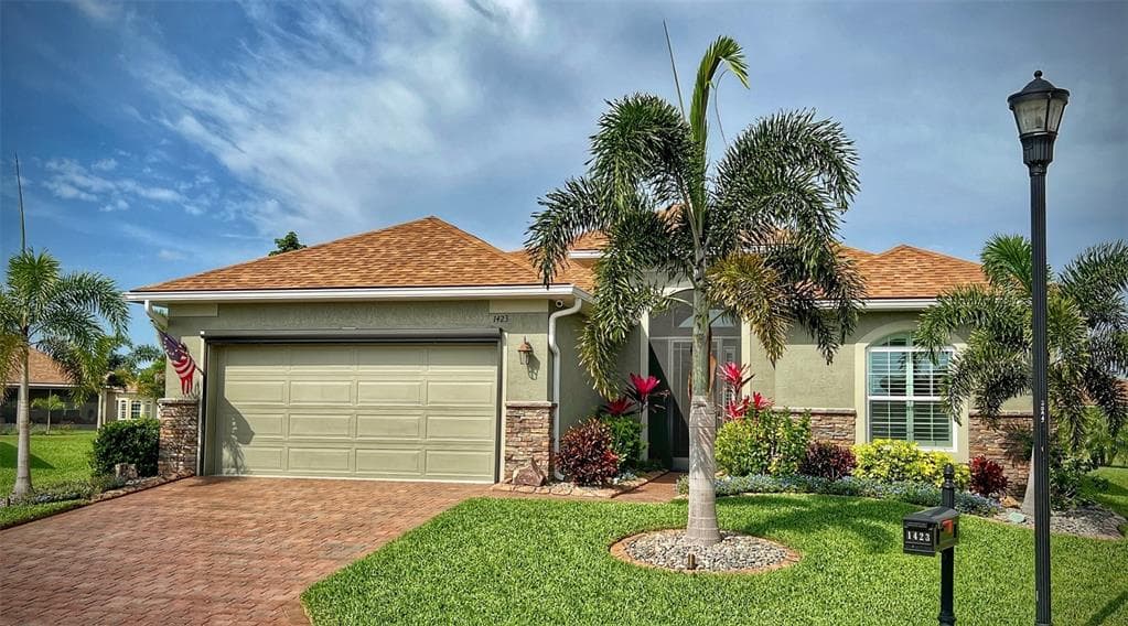 1423 COLONIAL COURT WINTER HAVEN, FL 33884