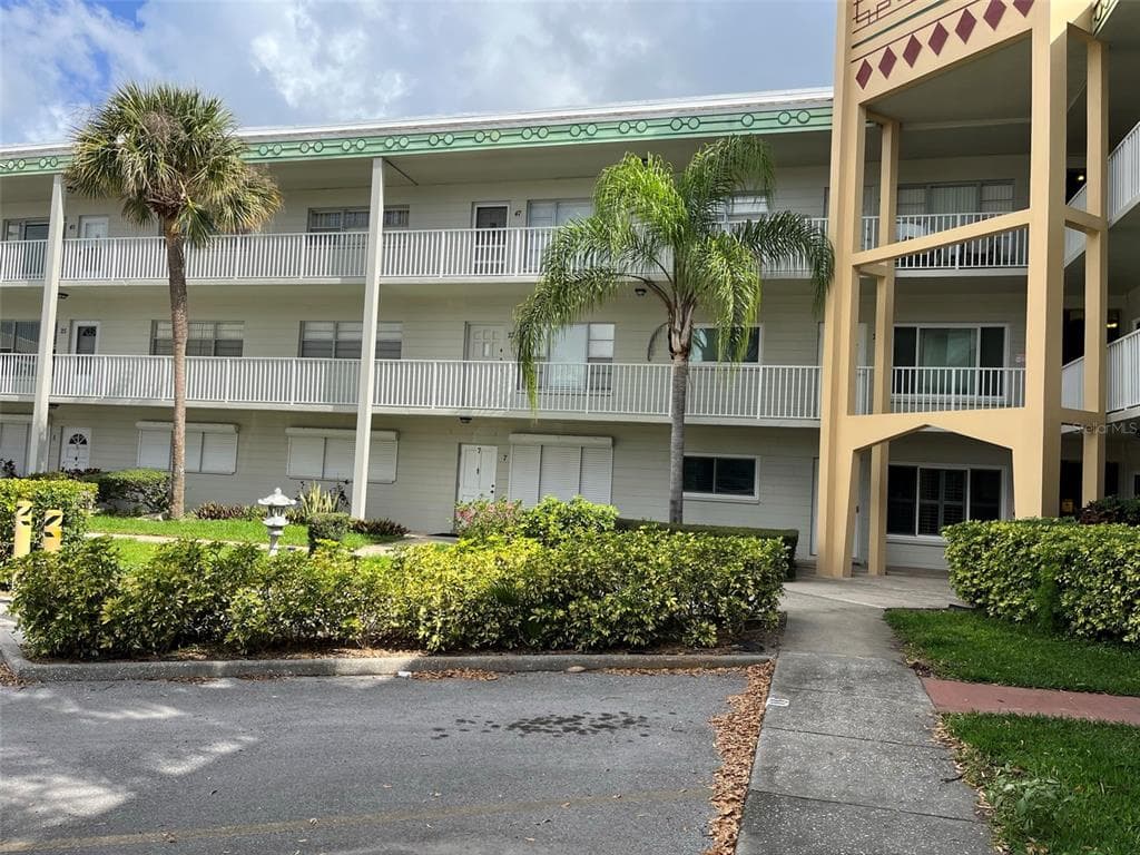 2071 AUSTRALIA WAY W UNIT 9 CLEARWATER, FL 33763