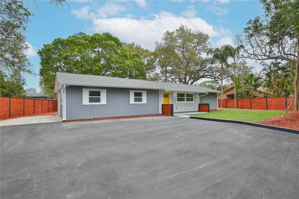 2939 HYDE PARK STREET SARASOTA, FL 34239