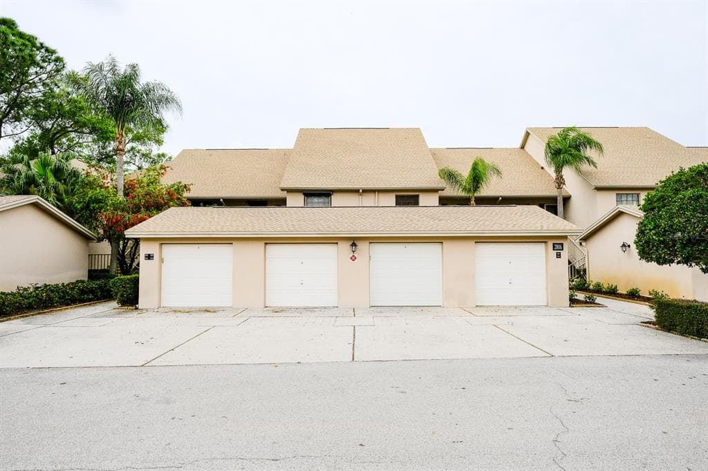 2806 COUNTRYSIDE BOULEVARD UNIT 523 CLEARWATER, FL 33761