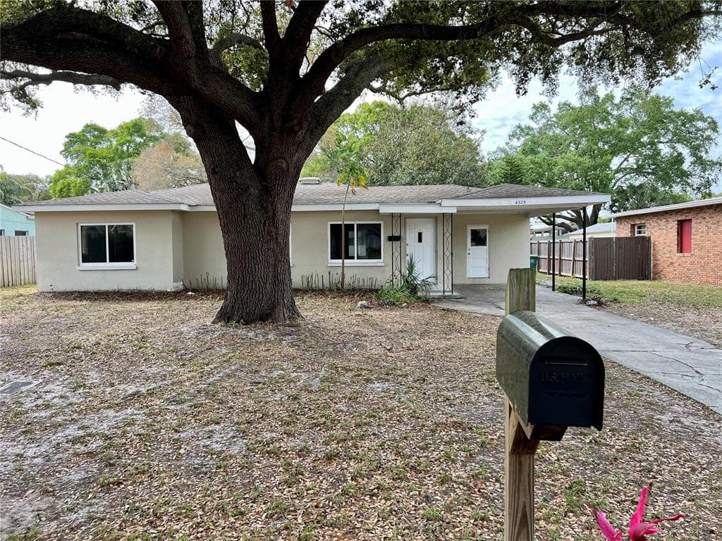 4325 S HUBERT AVENUE TAMPA, FL 33611