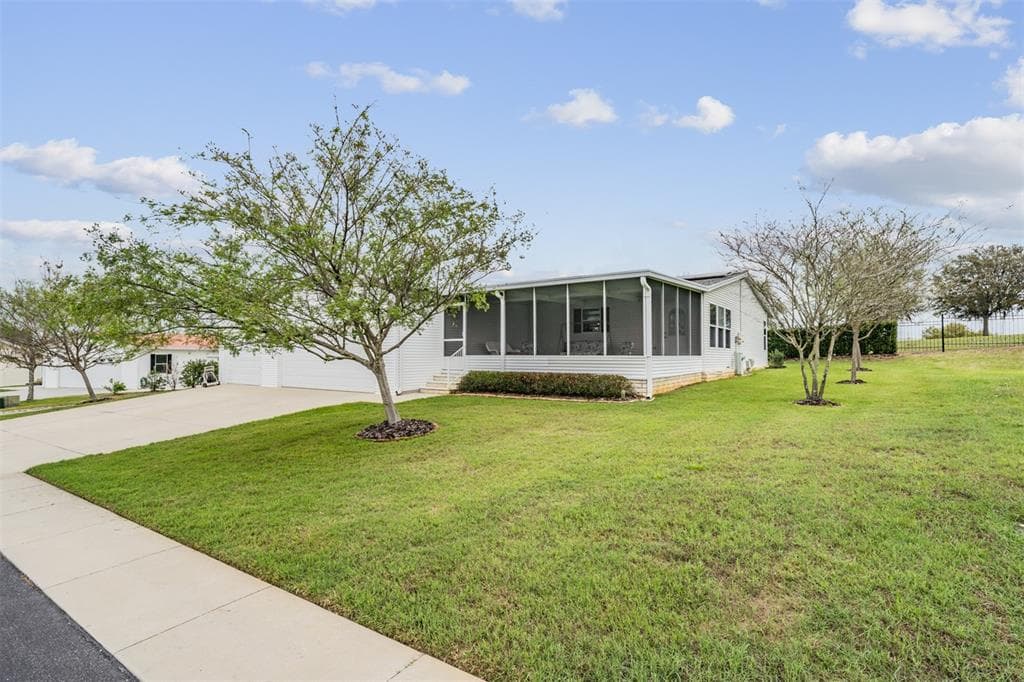 7836 KAY MARIE AVENUE ZEPHYRHILLS, FL 33541