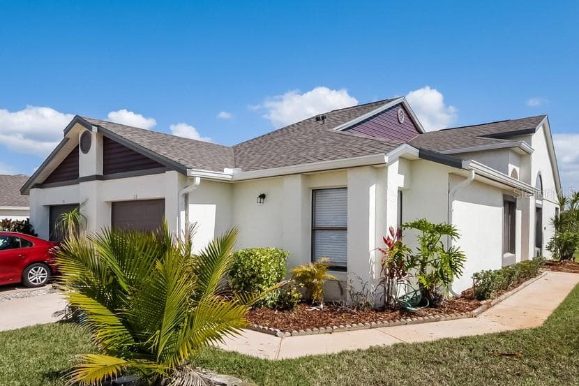 68 LAKEPOINTE CIRCLE KISSIMMEE, FL 34743