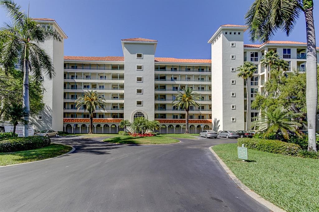 4801 OSPREY DRIVE S UNIT 207 ST PETERSBURG, FL 33711