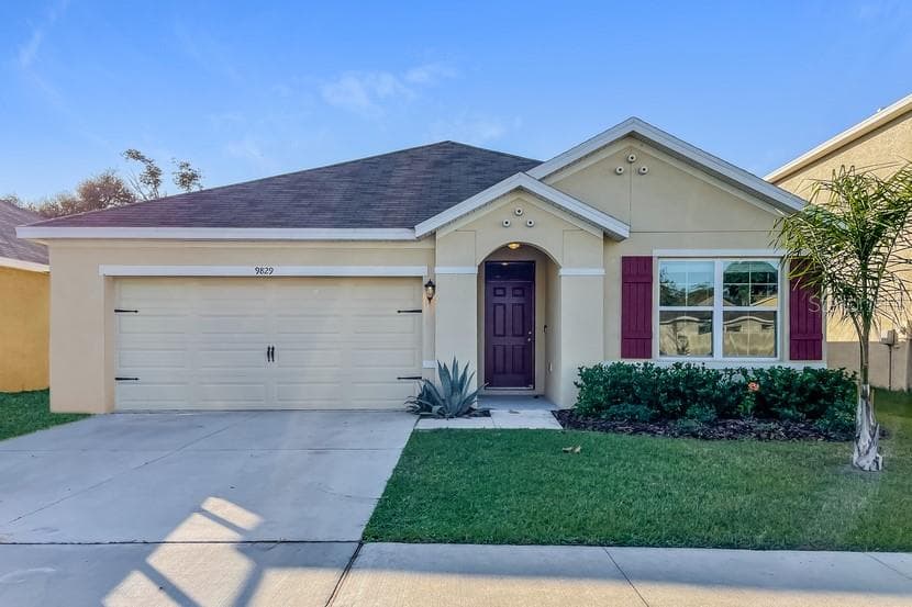 9829 WARM STONE STREET THONOTOSASSA, FL 33592