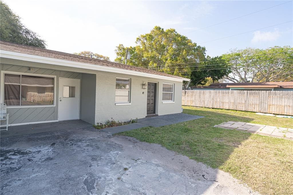 3447 DAHLIA PLACE UNIT B LARGO, FL 33771