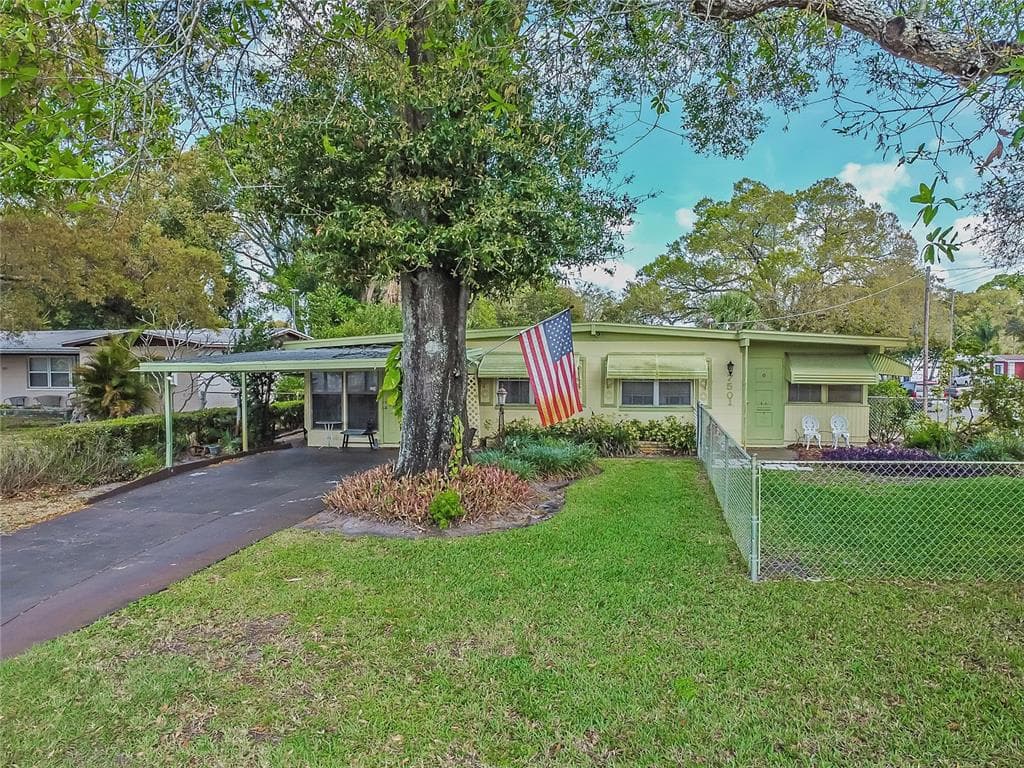 7501 N COARSEY DRIVE TAMPA, FL 33604