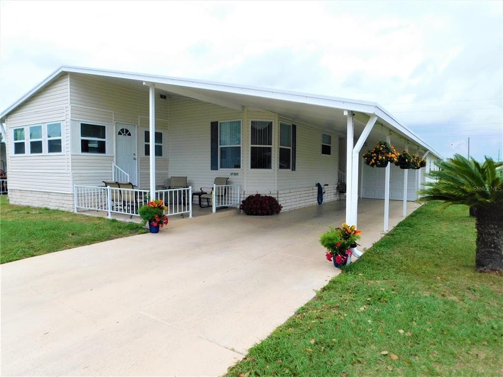 37305 SANDRA AVENUE ZEPHYRHILLS, FL 33542