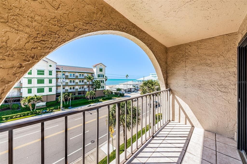 14001 GULF UNIT 404 MADEIRA BEACH, FL 33708