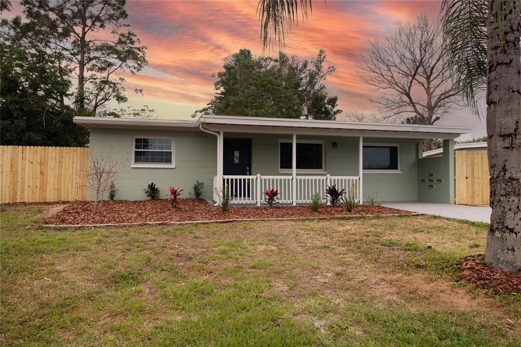 9437 PARK LAKE DRIVE N PINELLAS PARK, FL 33782