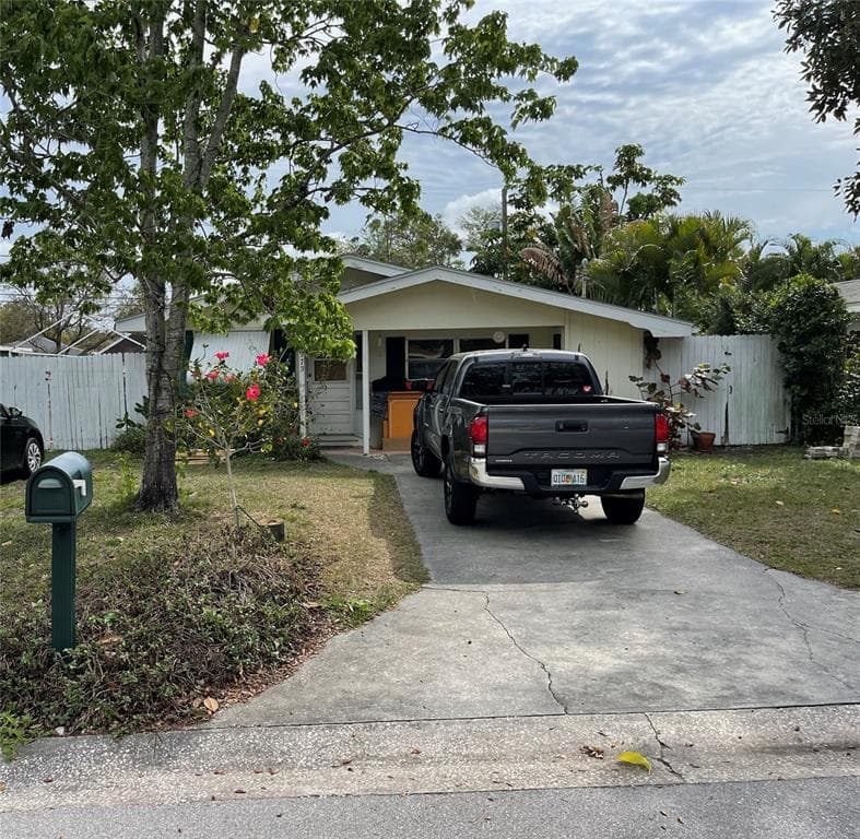 373 COLONIAL COURT DUNEDIN, FL 34698