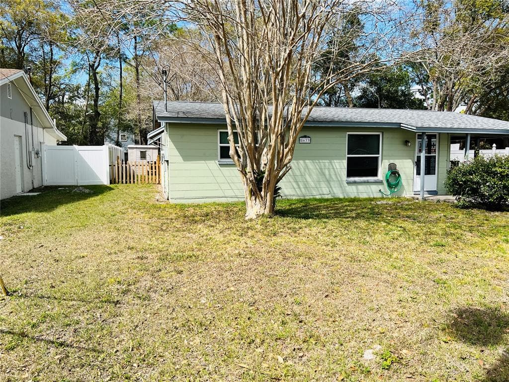 8633 MAY CIRCLE TAMPA, FL 33614