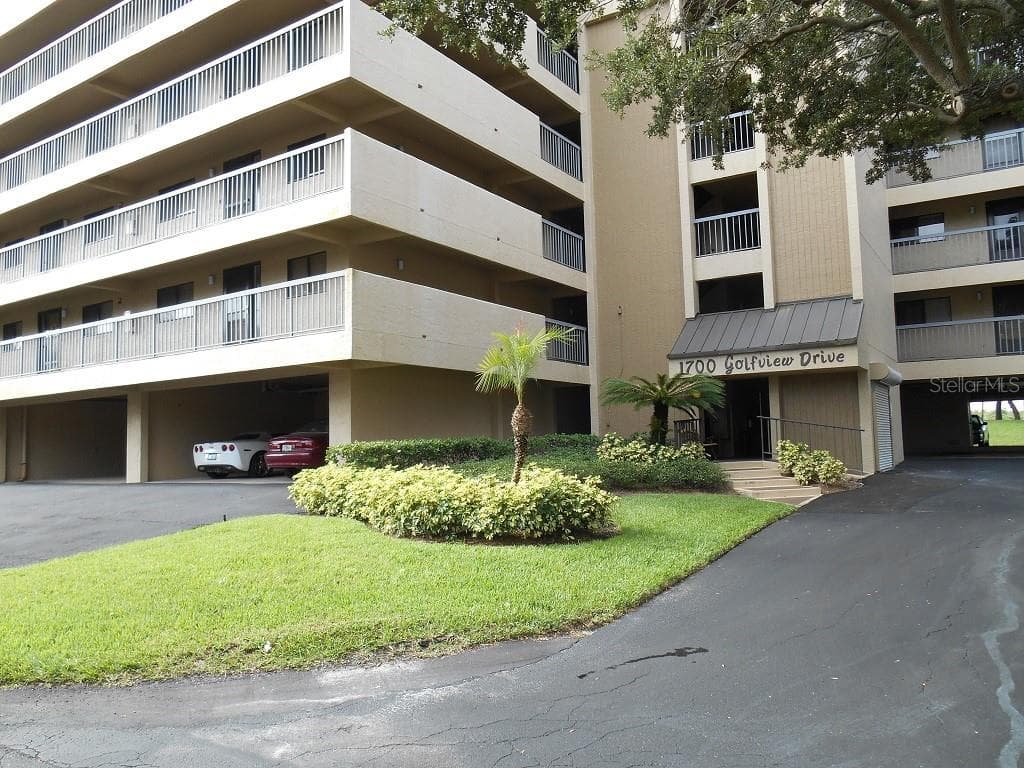 1712 GOLFVIEW DRIVE UNIT 1712 TARPON SPRINGS, FL 34689