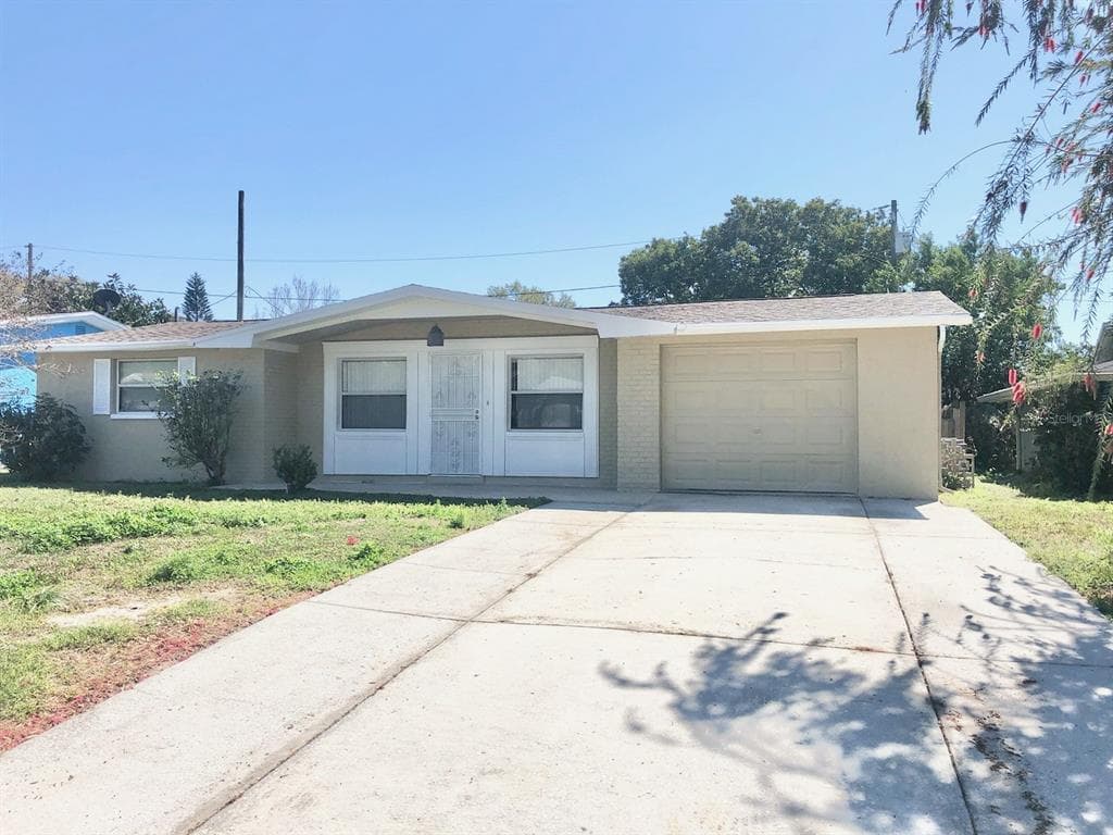 5252 SEAFOAM DRIVE NEW PORT RICHEY, FL 34652