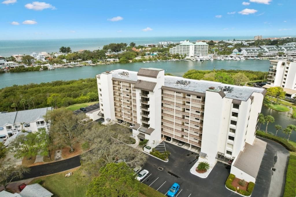 11590 SHIPWATCH DRIVE UNIT 646 LARGO, FL 33774
