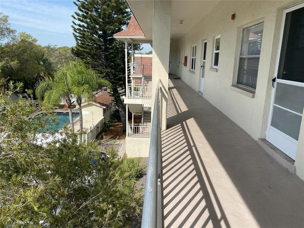 4000 3RD STREET N UNIT 303 ST PETERSBURG, FL 33703