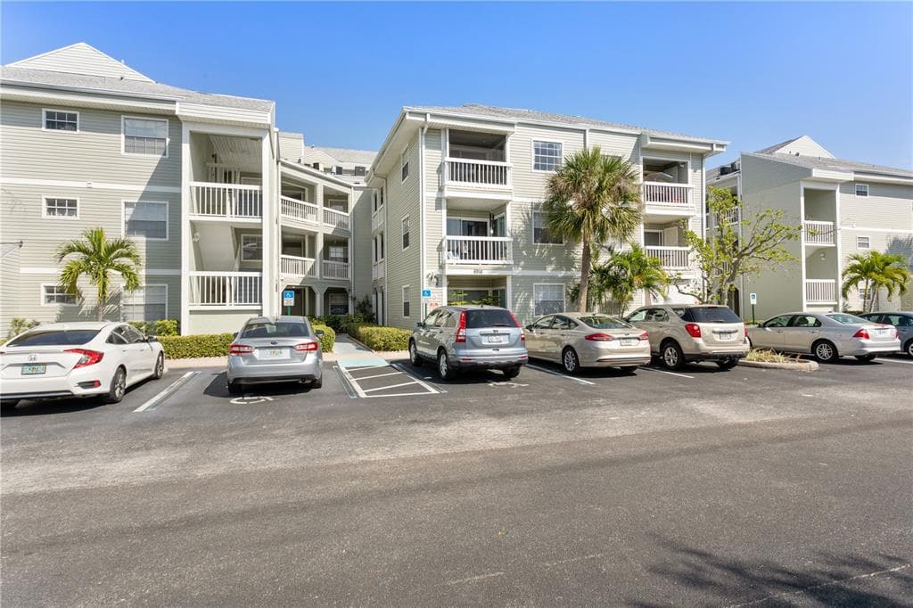 6916 STONES THROW CIRCLE N UNIT 9310 ST PETERSBURG, FL 33710