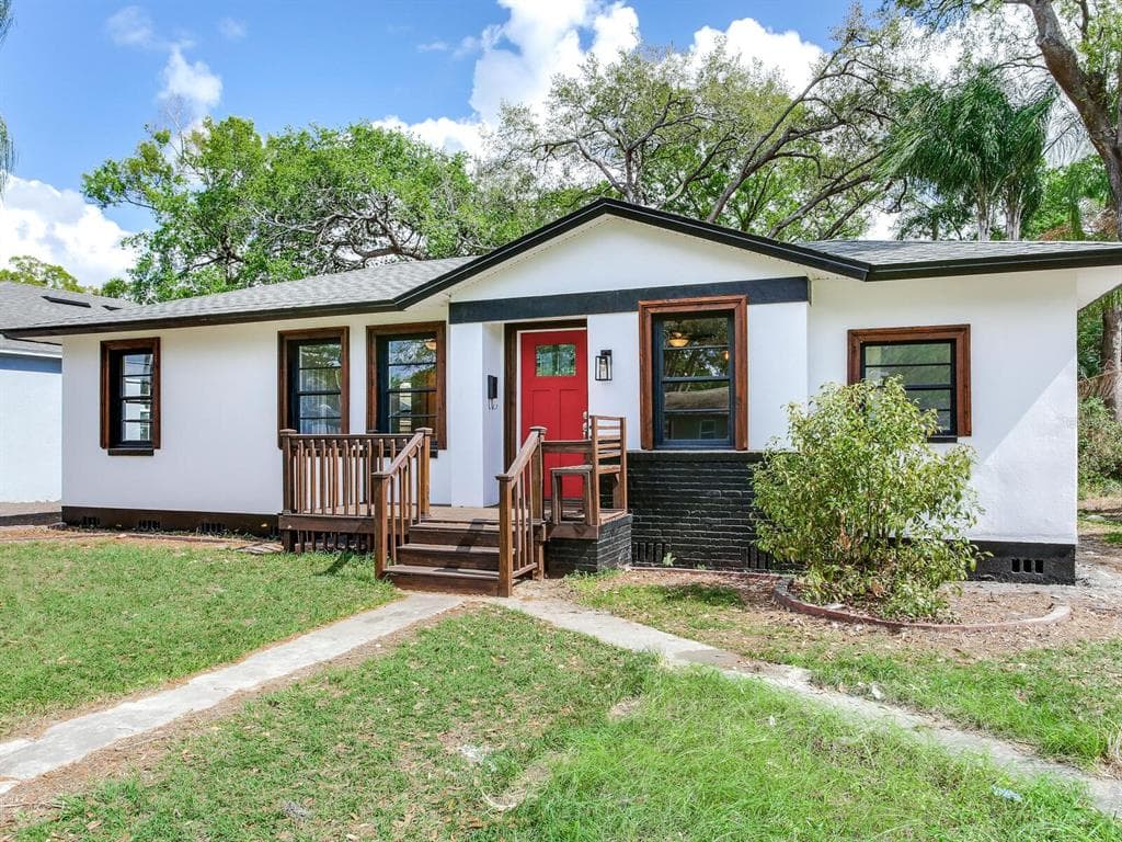 1015 W BERRY AVENUE TAMPA, FL 33603