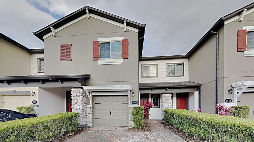 2713 WHITE ISLE LANE ORLANDO, FL 32825