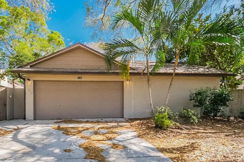 563 BONNIE BOULEVARD PALM HARBOR, FL 34684
