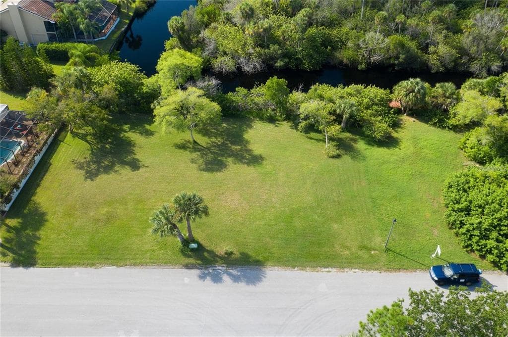 5810 SEEBREEZE DRIVE PORT RICHEY, FL 34668