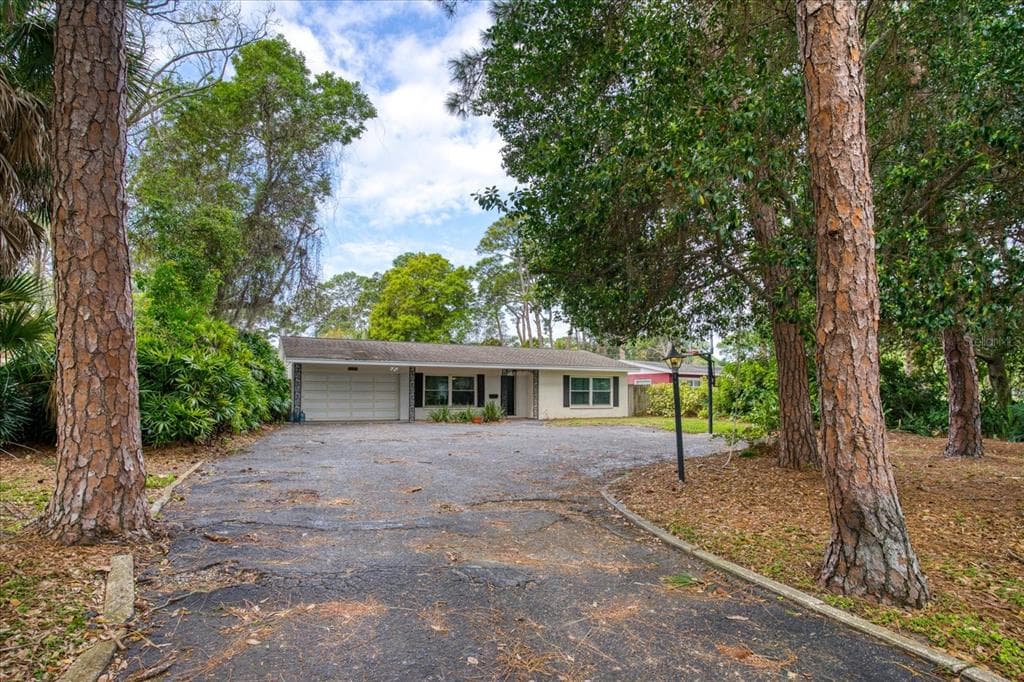 2211 GREEN WAY S ST PETERSBURG, FL 33712