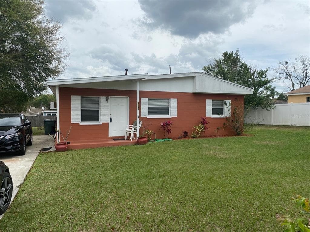 1711 BUSH AVENUE LAKELAND, FL 33805