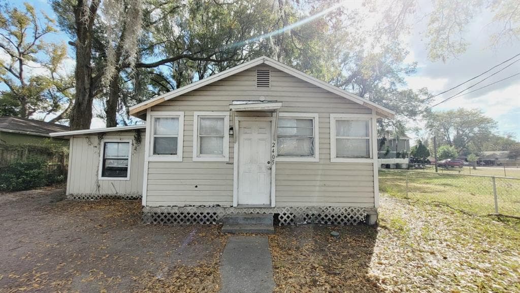 2405 W LOWRY AVENUE PLANT CITY, FL 33563