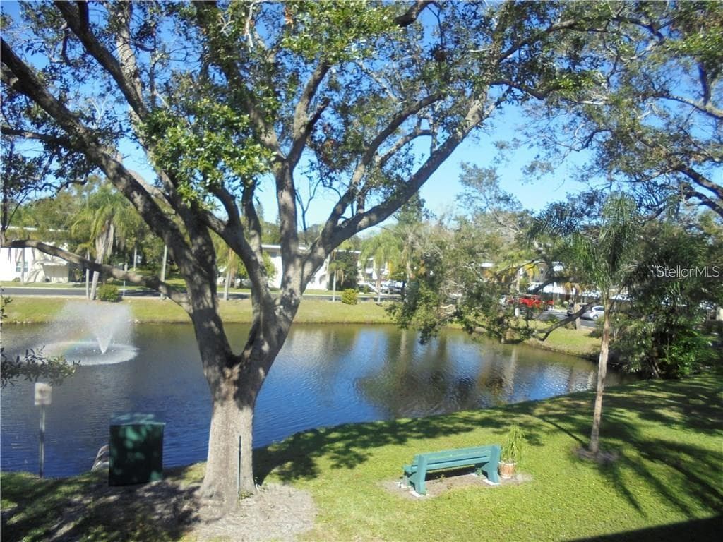 5645 40TH AVENUE N UNIT 411 KENNETH CITY, FL 33709