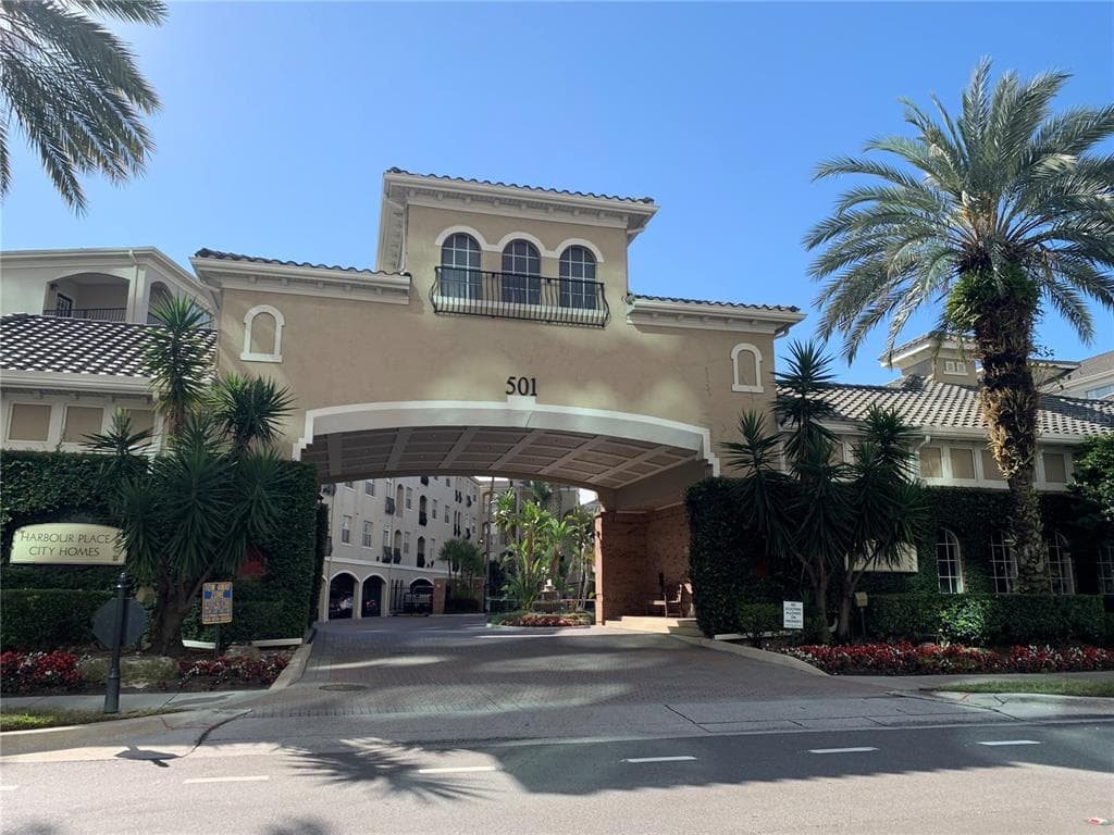 501 KNIGHTS RUN AVENUE UNIT 2124 TAMPA, FL 33602