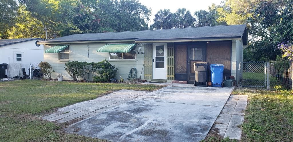 8835 W PATTERSON STREET TAMPA, FL 33615