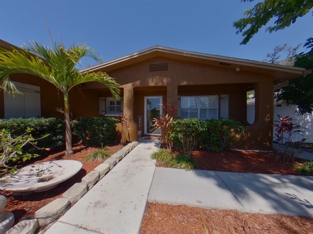 669 54TH AVENUE S ST PETERSBURG, FL 33705