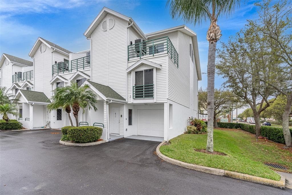 320 ISLAND WAY UNIT 510 CLEARWATER, FL 33767