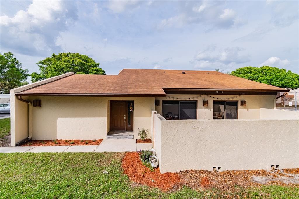 1880 N CRYSTAL LAKE DRIVE UNIT 1 LAKELAND, FL 33801