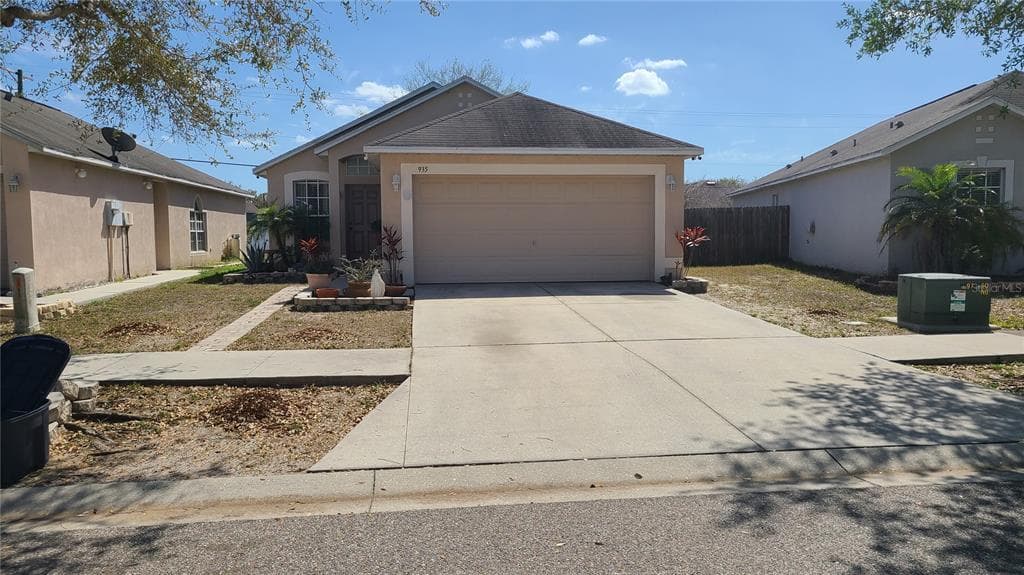 935 BRENTON LEAF DRIVE