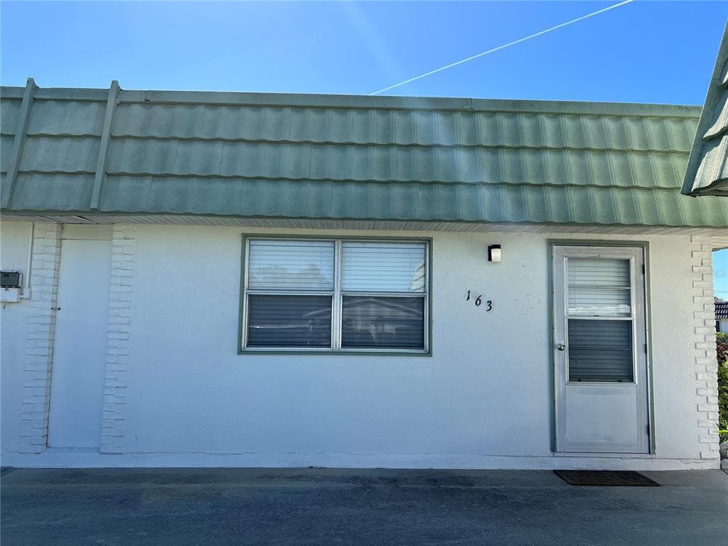 302 ANDOVER PLACE S UNIT 163 SUN CITY CENTER, FL 33573