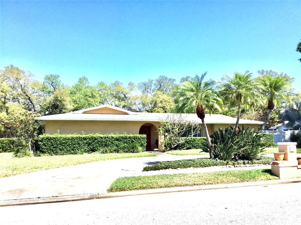 2216 EL DE ORO DRIVE