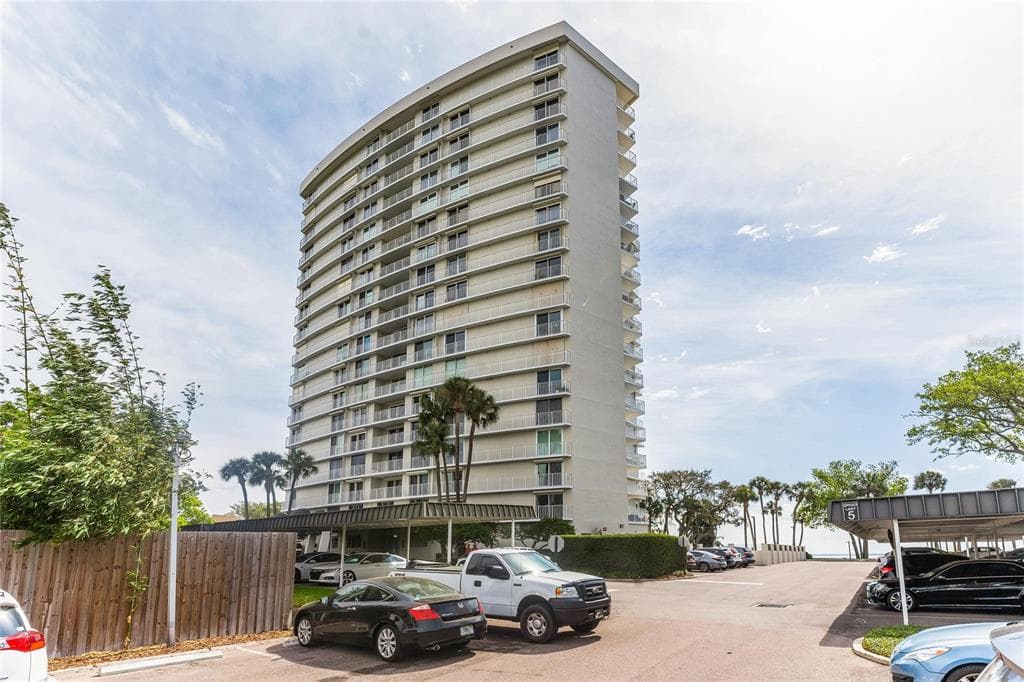 2611 BAYSHORE BOULEVARD UNIT 301 TAMPA, FL 33629