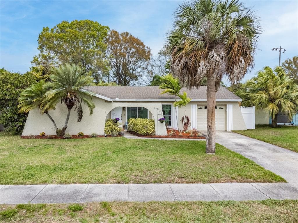 11923 ORANGE BLOSSOM DRIVE SEMINOLE, FL 33772