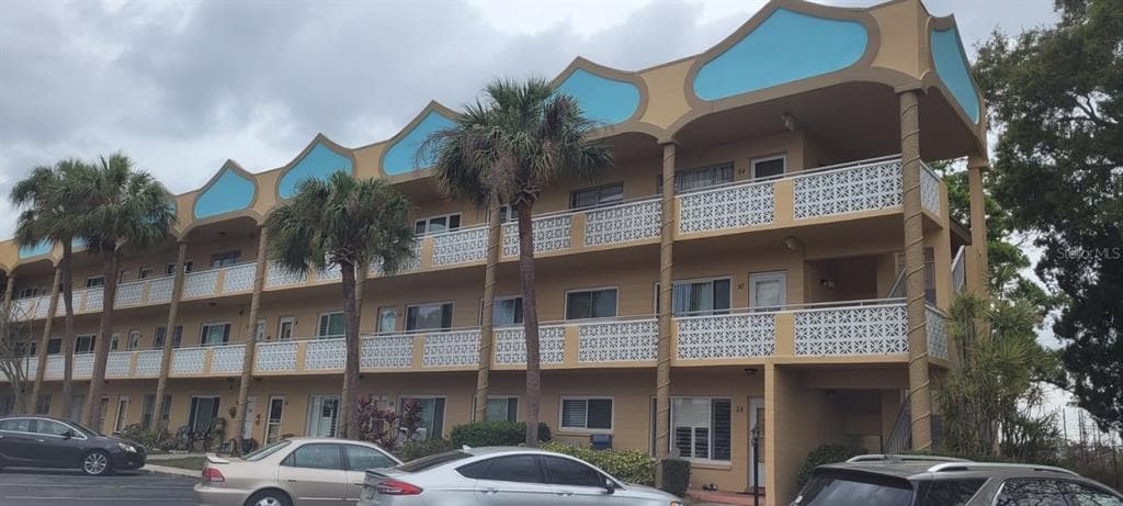 2466 ECUADORIAN WAY UNIT 84 CLEARWATER, FL 33763