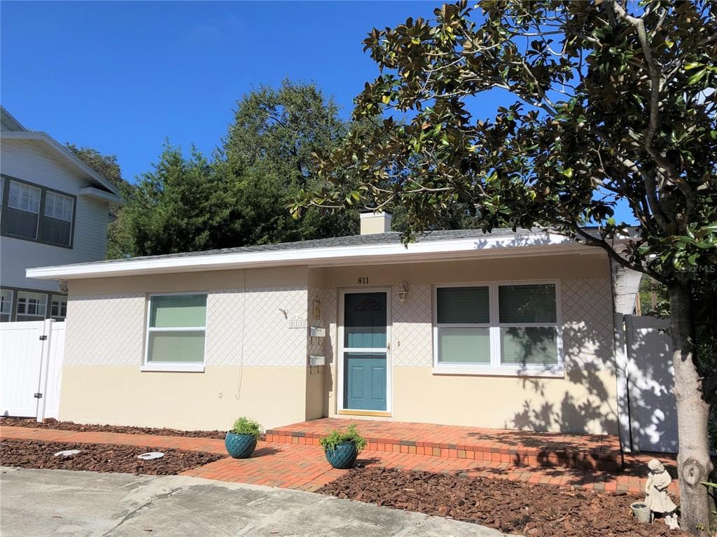 811 20TH AVENUE N ST PETERSBURG, FL 33704
