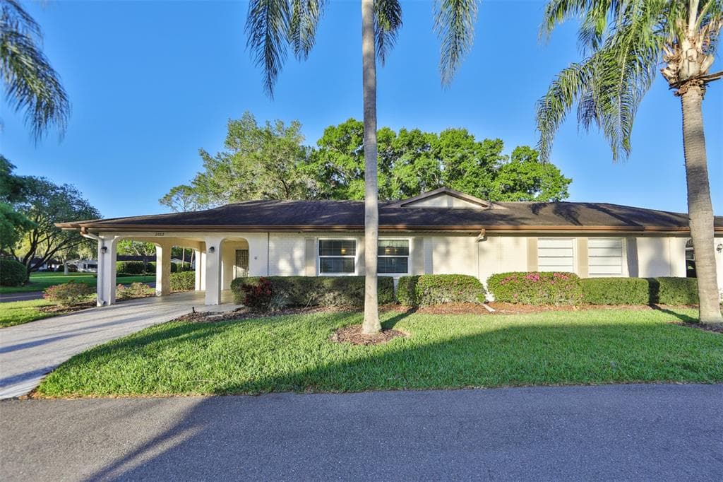 2002 HAMPSTEAD CIRCLE UNIT 298 SUN CITY CENTER, FL 33573