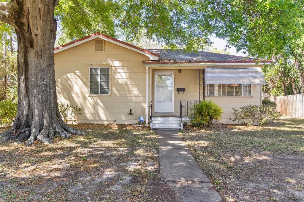 3216 YALE STREET N ST PETERSBURG, FL 33713