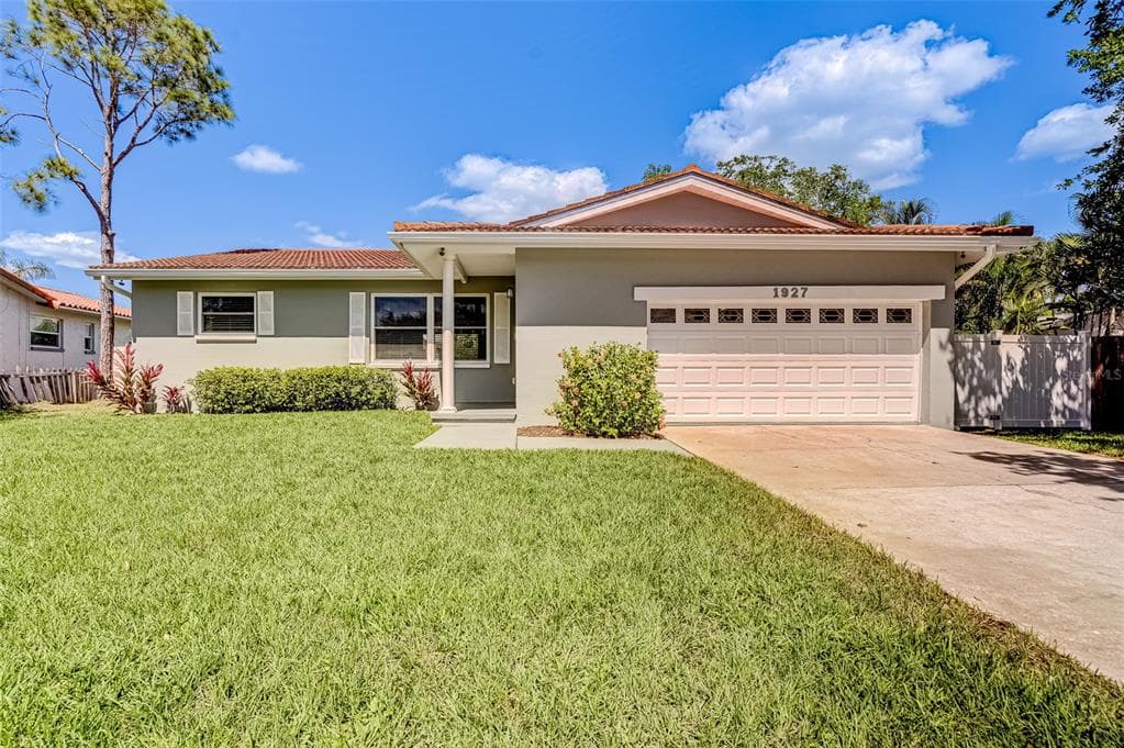 1927 60TH TERRACE NE ST PETERSBURG, FL 33703