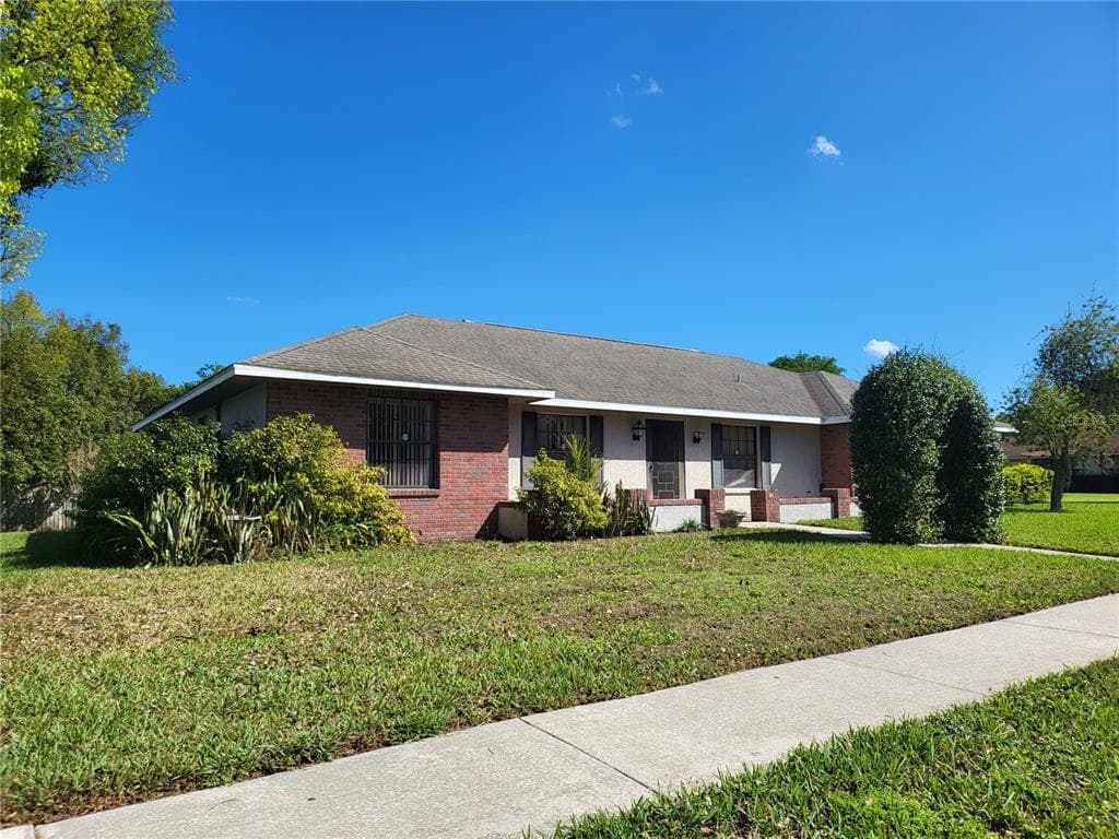 1202 SANDALWOOD DRIVE PLANT CITY, FL 33563