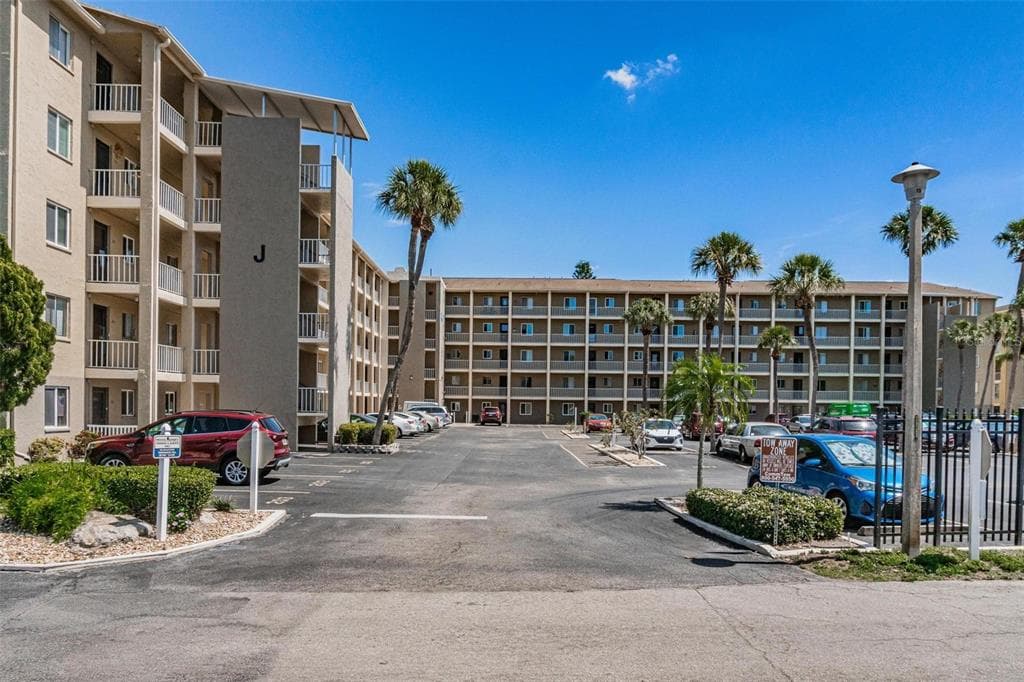 3597 LAKE BAYSHORE DRIVE UNIT J307 BRADENTON, FL 34205