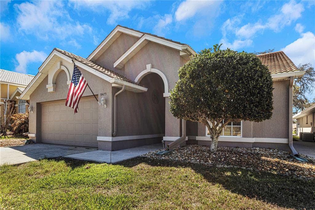 9475 MISSISSIPPI RUN WEEKI WACHEE, FL 34613